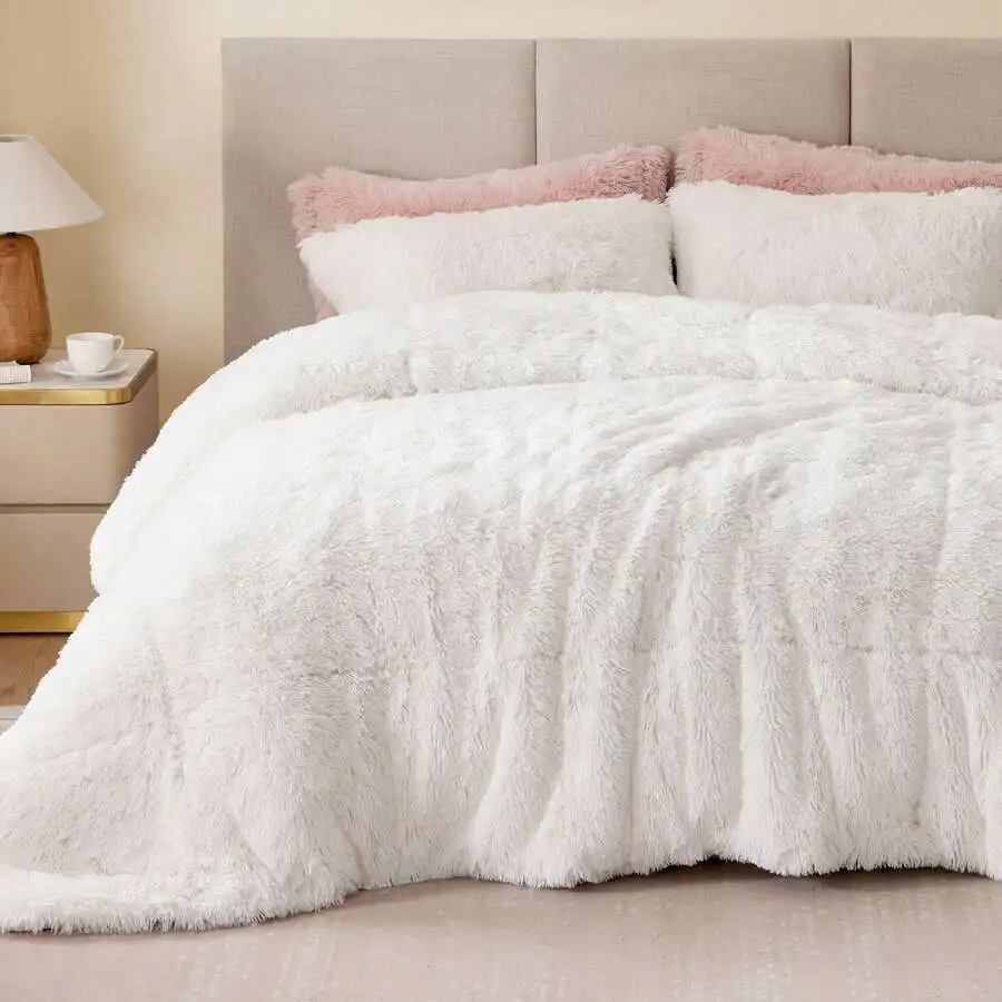 Shaggy Faux Fur 2/3-Piece Bedding Set, Ultra-Soft Fluffy Comforter with Matching Sham, All-Season Contemporary Bedroom Shaggy Faux Fur 2/3-Piece Bedding Set, Ultra-Soft Fluffy Comforter with Matching Sham, All-Season Contemporary Bedroom