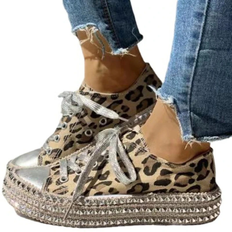 Women's Casual Shoes Fashion Studded Leopard Print Canvas Shoes for Women Lightweight Breathable Vulcanized Shoes Zapatos Mujer