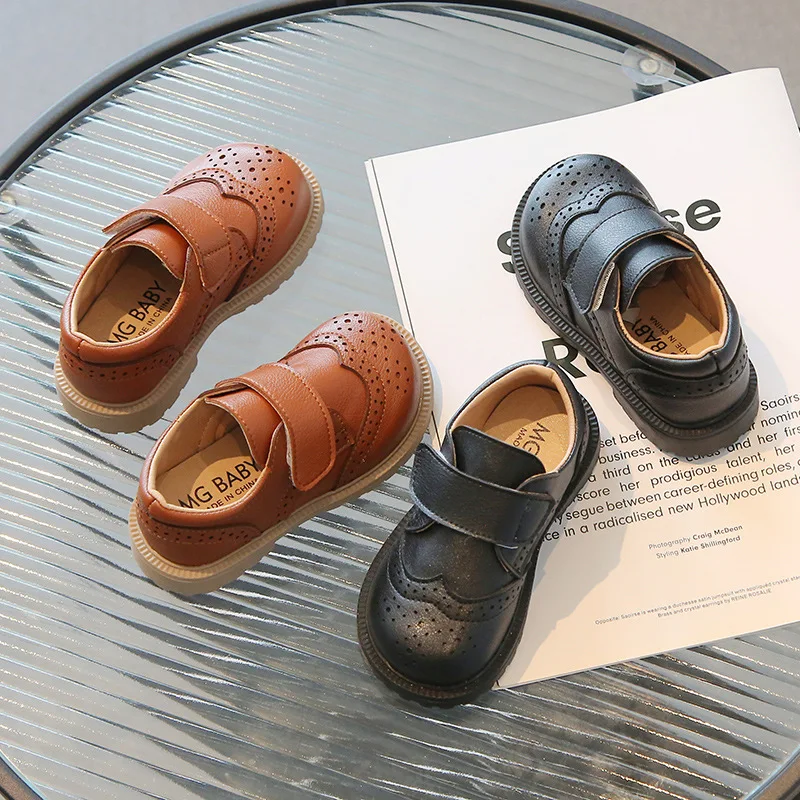 Zapatos Nina 영국 소년 가죽 신발 레트로 중공 부드러운 단독 소녀 신발 클래식 솔리드 키즈 신발 파티 웨딩 플랫 캐주얼 소년 신발