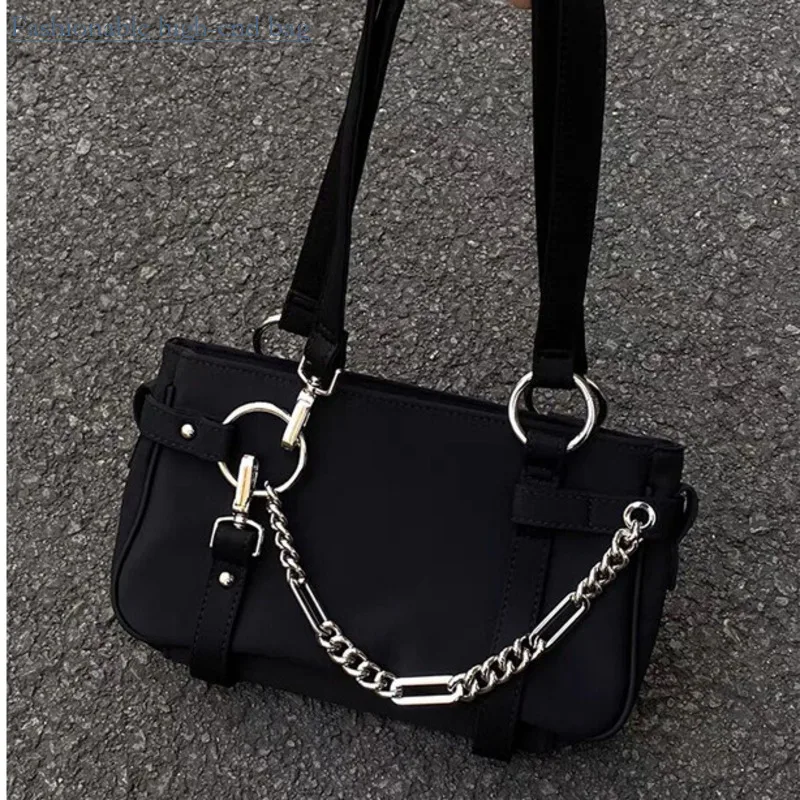

2024 New Women Cool Spicy Girl Chain Bar Motorcycle Underarm Handbags High Quality End Single Shoulder Handbag Stick Bag Luxury