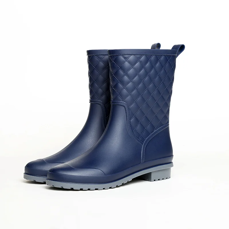 Ladies Rain Shoes New Plaid Casual Women Boots Fashion Mid-Calf Rain Boots Water Shoes Woman Slip-On Mid-tube Adult Rain Boots 2021 winter new motorcycle boots women round toe keep warm martin boot woman casual side zip fashion short tube platform shoes