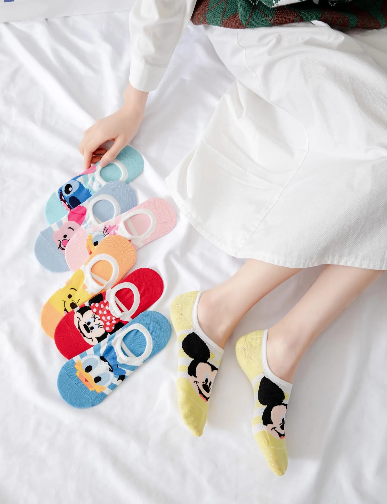 winter socks for women 7 Pairs Disney Women Socks Cartoon Mickey Minnie Winnie Daisy Stitch Summer slipper Socks Non-slip silicone invisible Ankle Sock warm socks for women