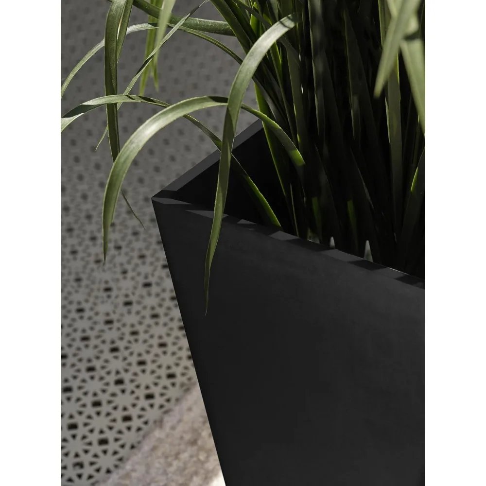V-Resin Indoor/Outdoor Taper Planter, Set of 2 6