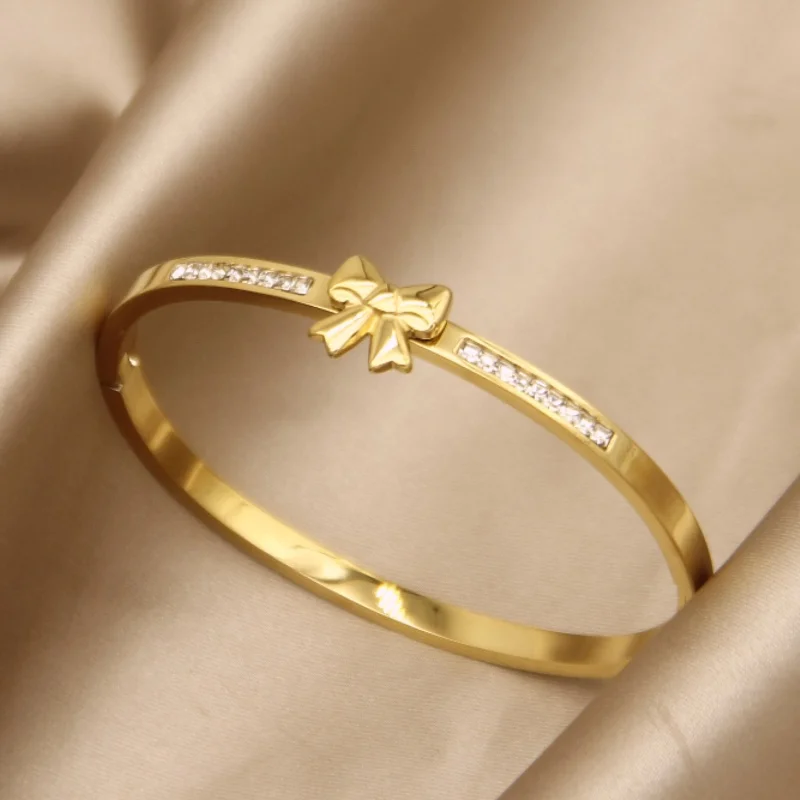 Korean Style Simple and Luxurious Three-dimensional Butterfly Bow Heart-shaped Titanium Steel Bracelet for Women Jewelry. 6