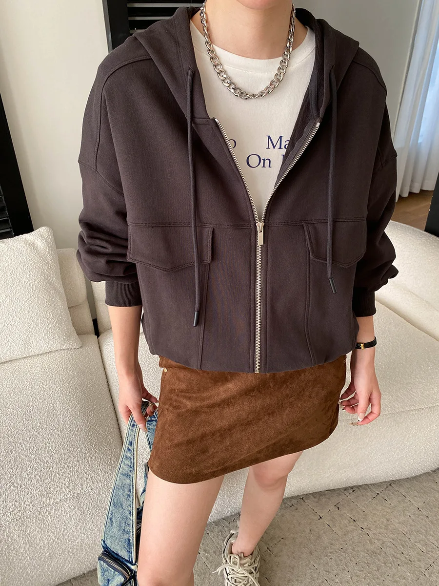 Frühlings-Damen-Sweatshirt im sportlichen Stil, einfarbig, locker geschnitten, mit Kapuze. – Detail 28