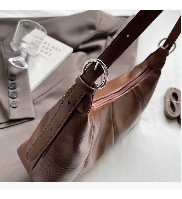 Sac à bandoulière tendance pour femmes sous les aisselles 2024, nouvelle version coréenne à la mode, simple, grande capacité, pour le travail et les déplacements_voghion.com