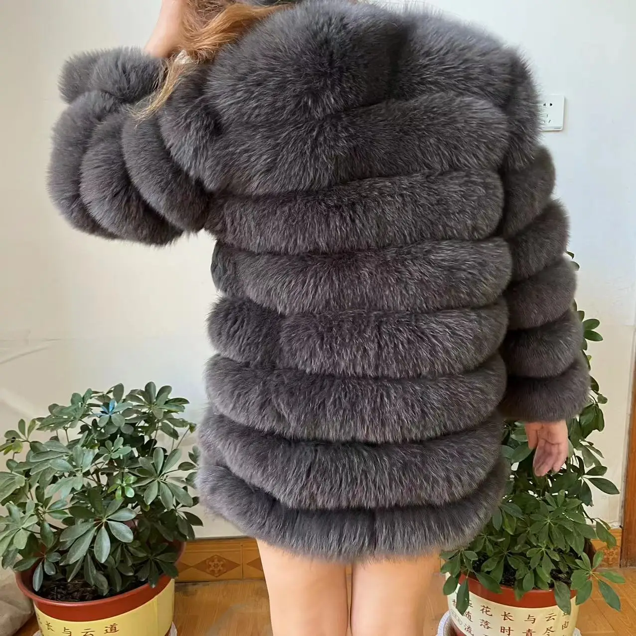 Рисунок 6 - Женское длинное пальто из натурального Лисьего меха