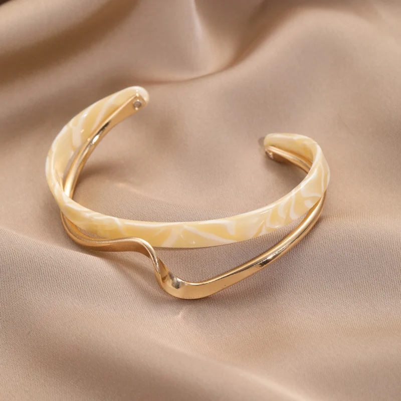 Luxury Fashion Simple White Shellfish Board Bend Metal Geometric Overlap Opening Bangle Bracelet Women Jewelery Pulseras Mujer 3