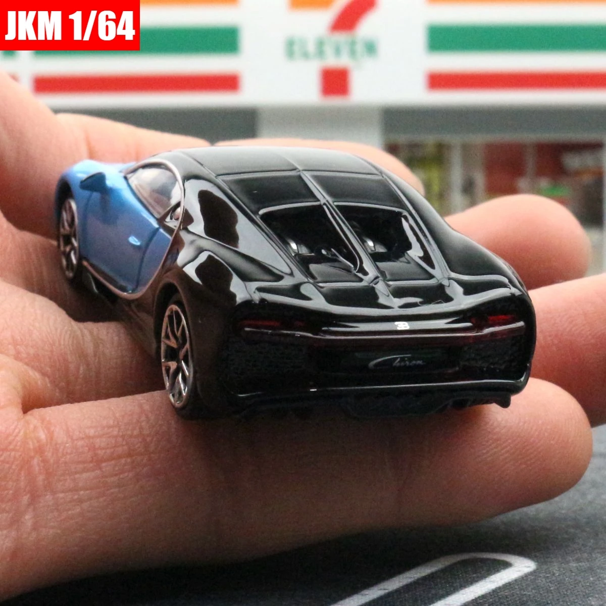 1/64 Bugatti Chiron Super Sport Toy Car 1:64 JKM Diecast Vehicle Miniature Model Free Wheels Zinc Alloy Metal Collection Gift 3