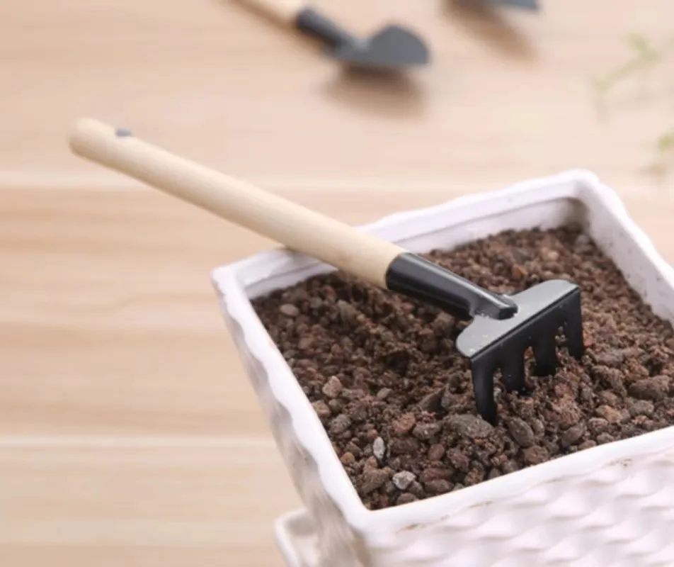 3 pieces / set of new gardening plant toys garden digging tools Mini spade raking potted flower children's gardening