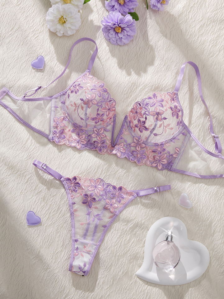 The temptation of Valentine's Eve light purple Danube group ladies sexy lingerie bra women's suit