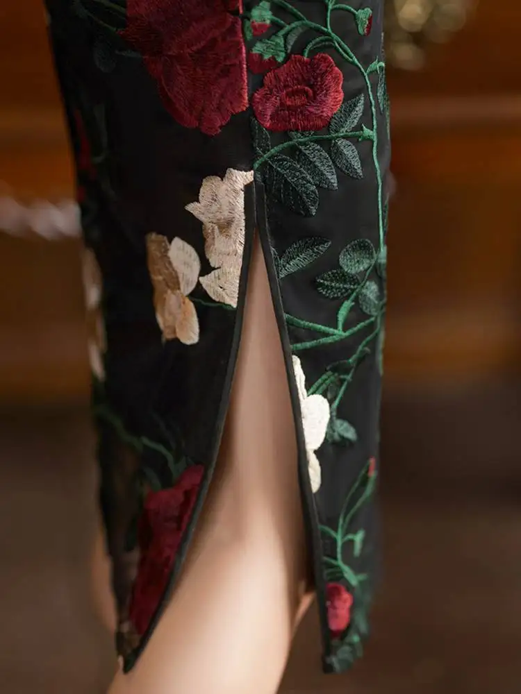 Chinese Dress Black Lace Embroidered Flower Cheongsam for Young Women