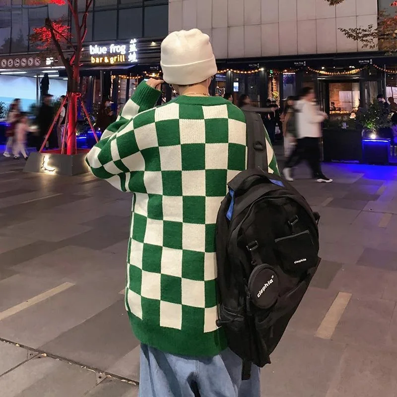 Рисунок 3 - Винтажный шахматный свитер с круглым вырезом