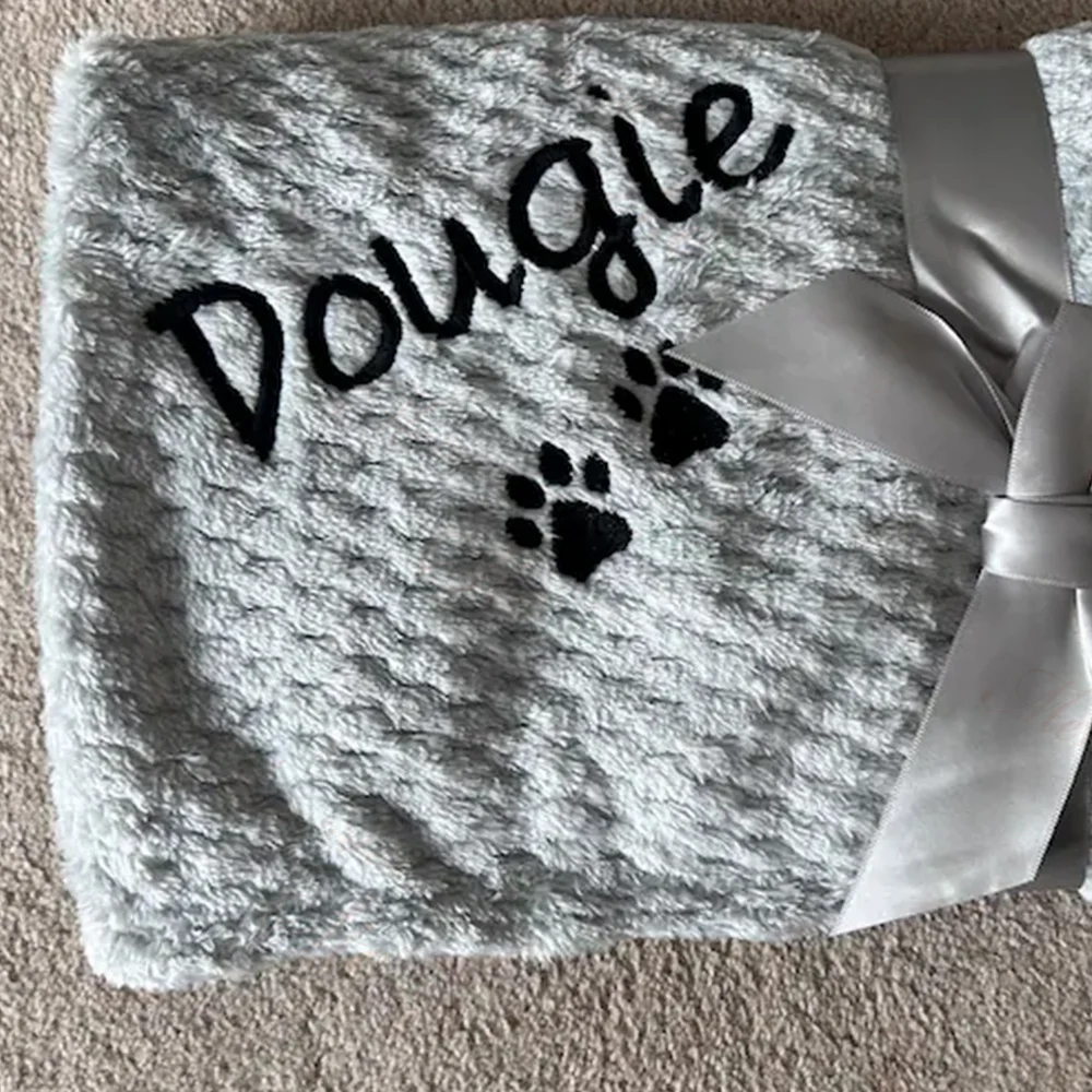 Personalized Embroidery Solid Color Soft Pet Blanket Custom Name Dog Flannel Blanket Pets Gift Blanket Puppy Blanket with Name 3