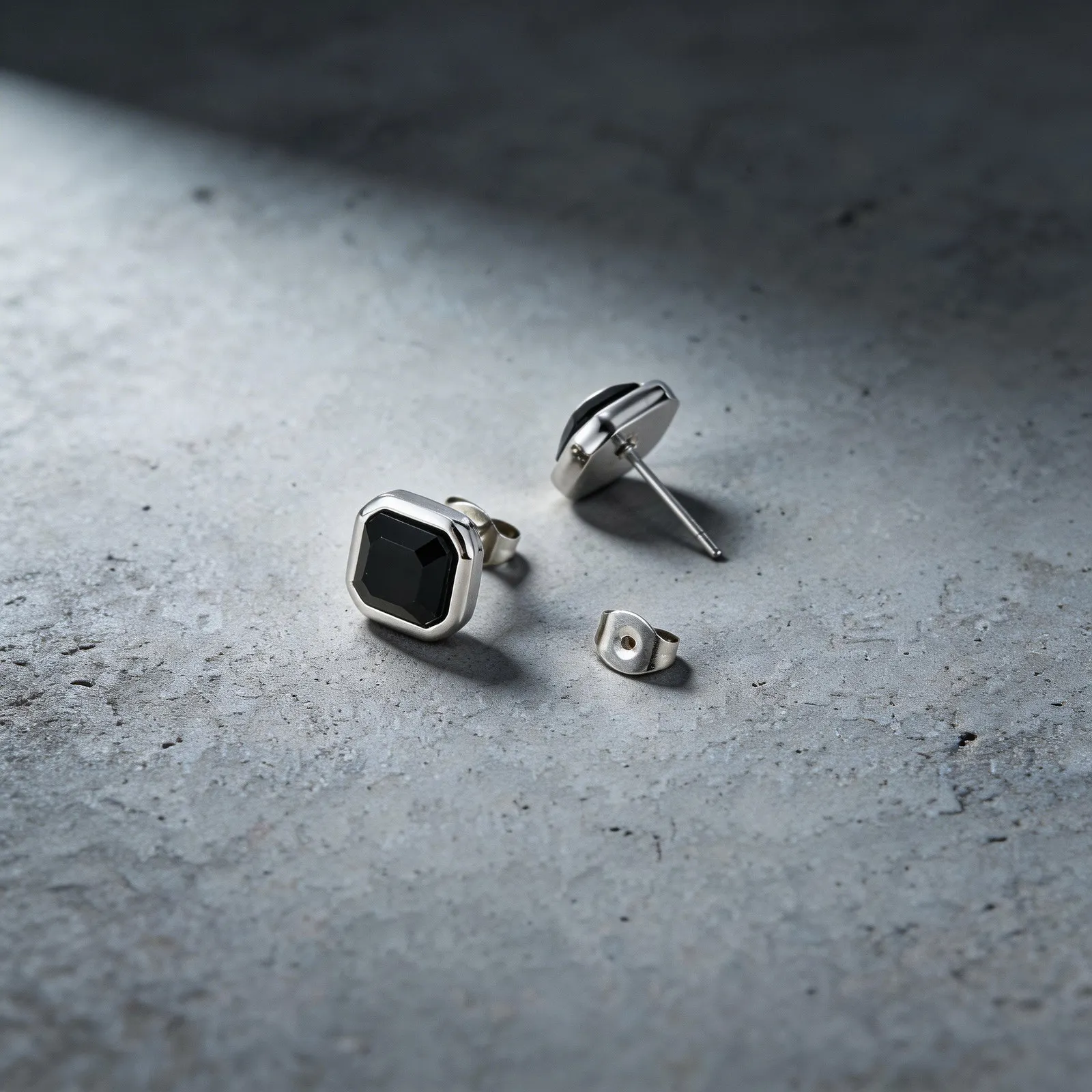 Quadratische Ohrstecker aus schwarzem Onyx für Männer und Jungen, Ohrstecker aus Edelstahl mit schwarzem Stein, stilvolles Hip-Hop-Schmuckgeschenk – Detail 3