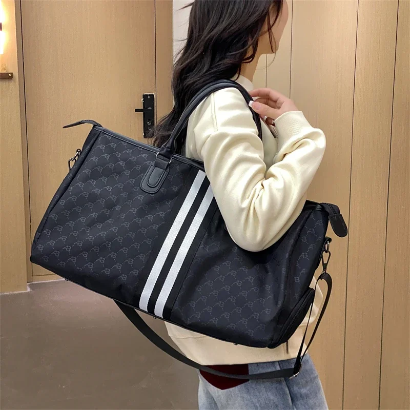 New fashionable short distance business travel bag, large capacity hand luggage bag, sports yoga fitness bag