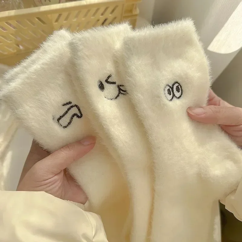 

Носки из меха норки с мультяшными глазами, женские носки на осень и зиму, утепленные теплые чулки, носки средней длины с защитой от холода для домашнего пола и сна
