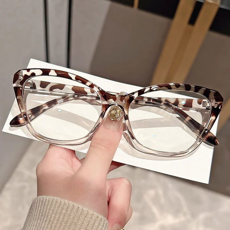 Chic Color Block Cat Eye Reading Glasses for Women - Fashionable Clear Lens