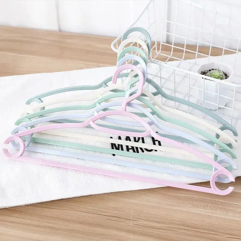 5pcs Clothes Hanger Household Hanger Non-slip Plastic Hanger Multifunctional Seamless Hanging Organizer for Clothes Hangers 4