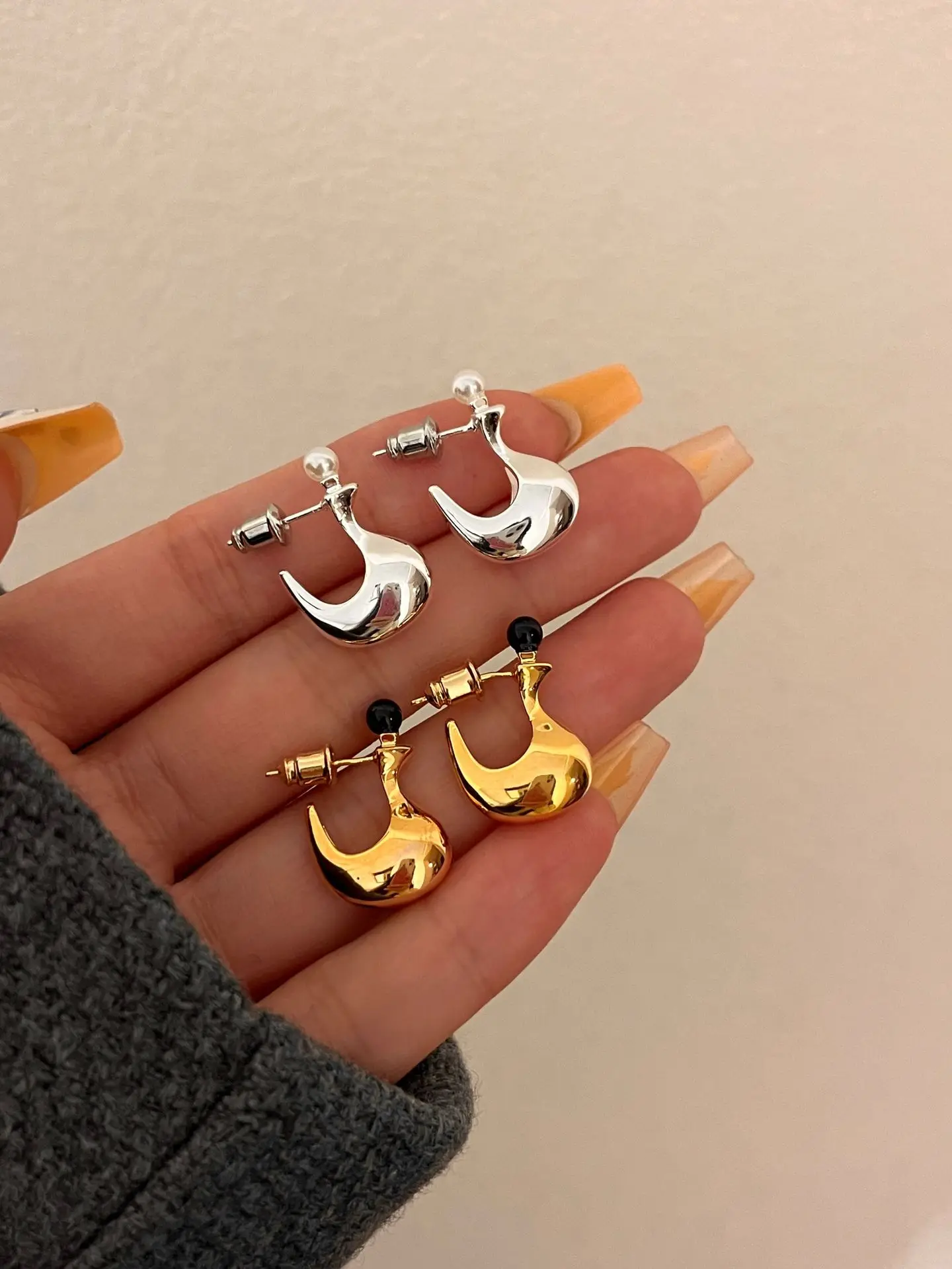 

Простые Дизайнерские черно-белые серьги с жемчугом для женщин