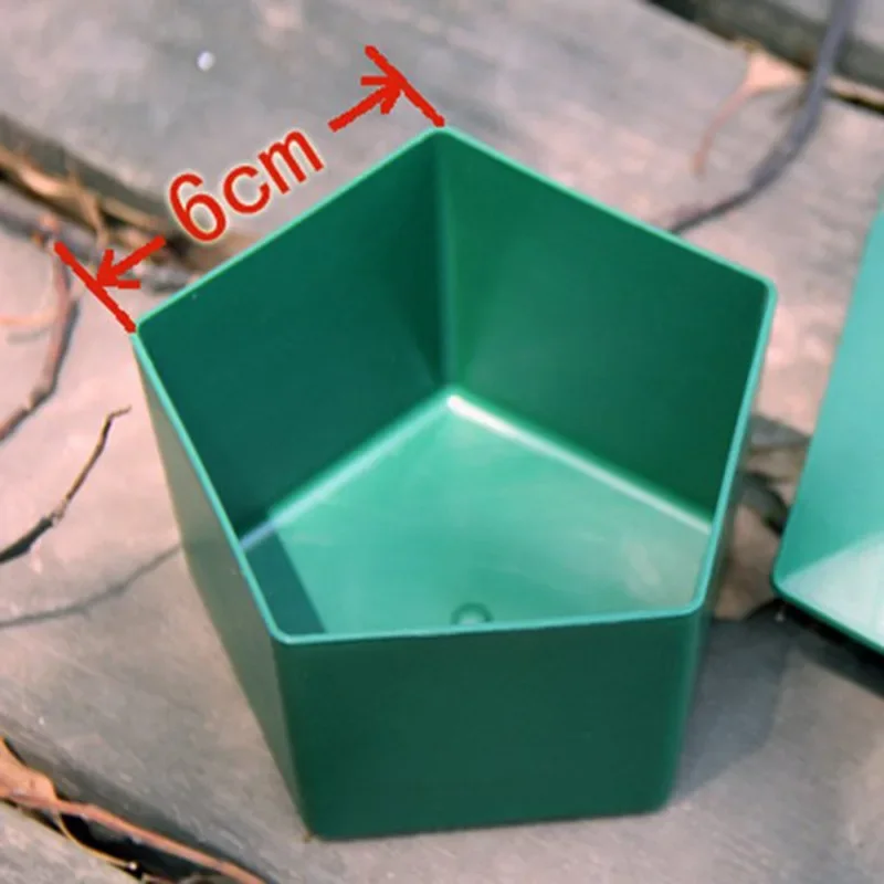 8 Pieces Orchard Garden Beer Snail Traps Eco-Friendly Catch Slugs Snail Catcher Safe Kids and Pets Tools Cage House Trap Catcher