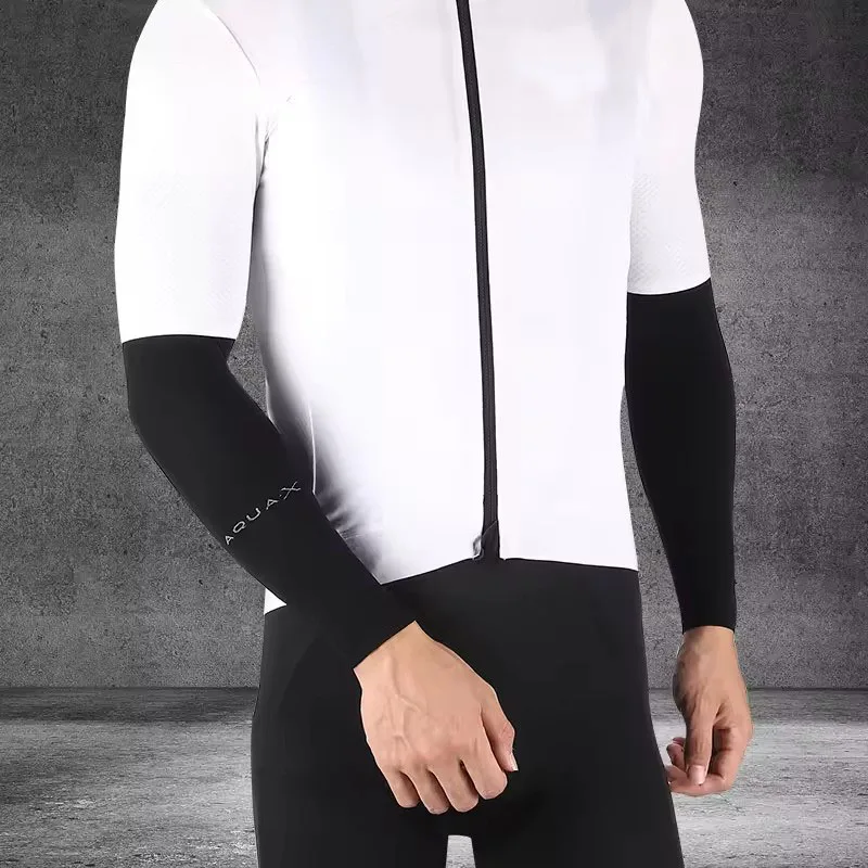 Summer Ice Silk Sports Arm Cover Cycling Sunscreen and UV Protection Outdoor Travel Running Fitness Protective Equipment