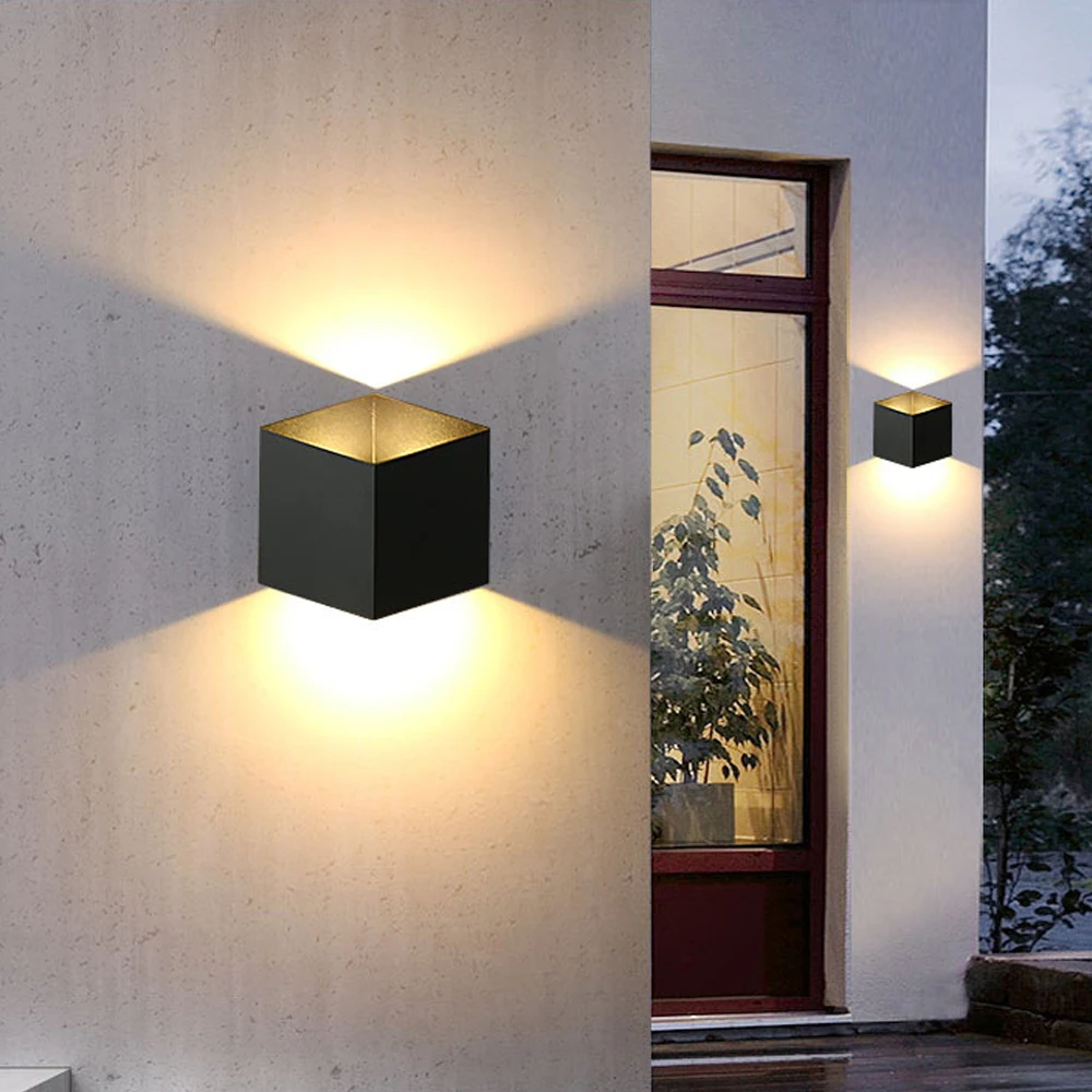 Рисунок 4 - Женская современная настенная лампа для дома