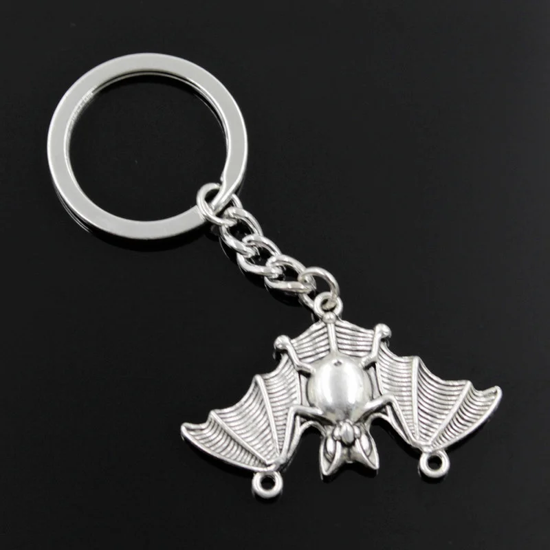 Neue Mode Männer 30mm Auto Schlüssel bund DIY Metall halter Kette Vintage Fledermaus Vampir Dracula Stecker 29x47mm Silber Farbe Anhänger Geschenk