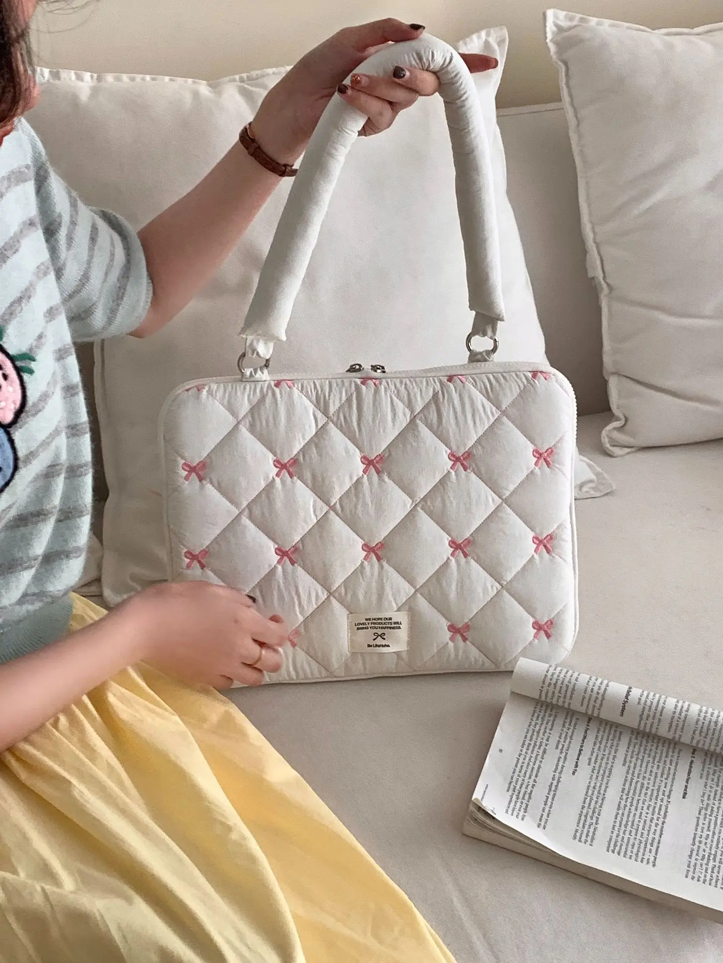 Chic Shockproof Laptop Shoulder Bag with Storage Pockets
