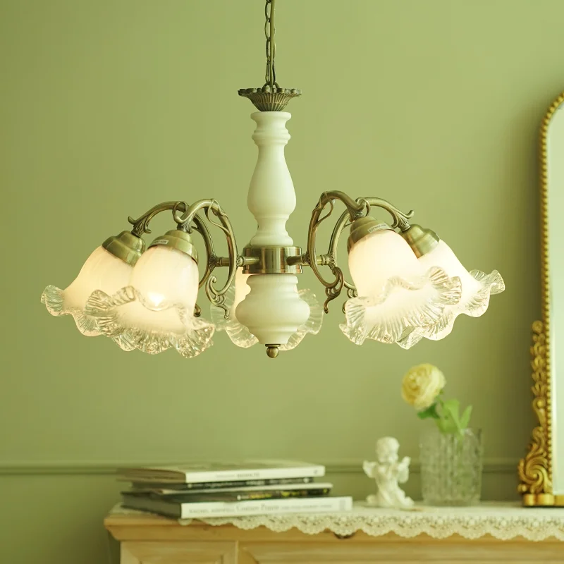 

Роскошная белая люстра из французского хрустального стекла, европейский светильник из твердой древесины в стиле ретро, для гостиной, столовой, спальни, Скандинавская люстра
