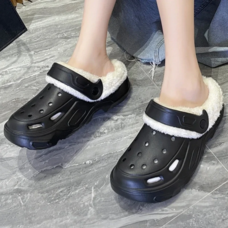 Women's Plush Slippers 2024 New Winter Women's Hole Shoes Thick High Heel Soft Sole Beach Garden Shoes Home Plush Hole Slippers 2