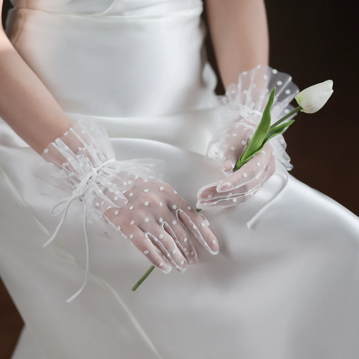 Abiti da sposa in pizzo per un matrimonio romantico