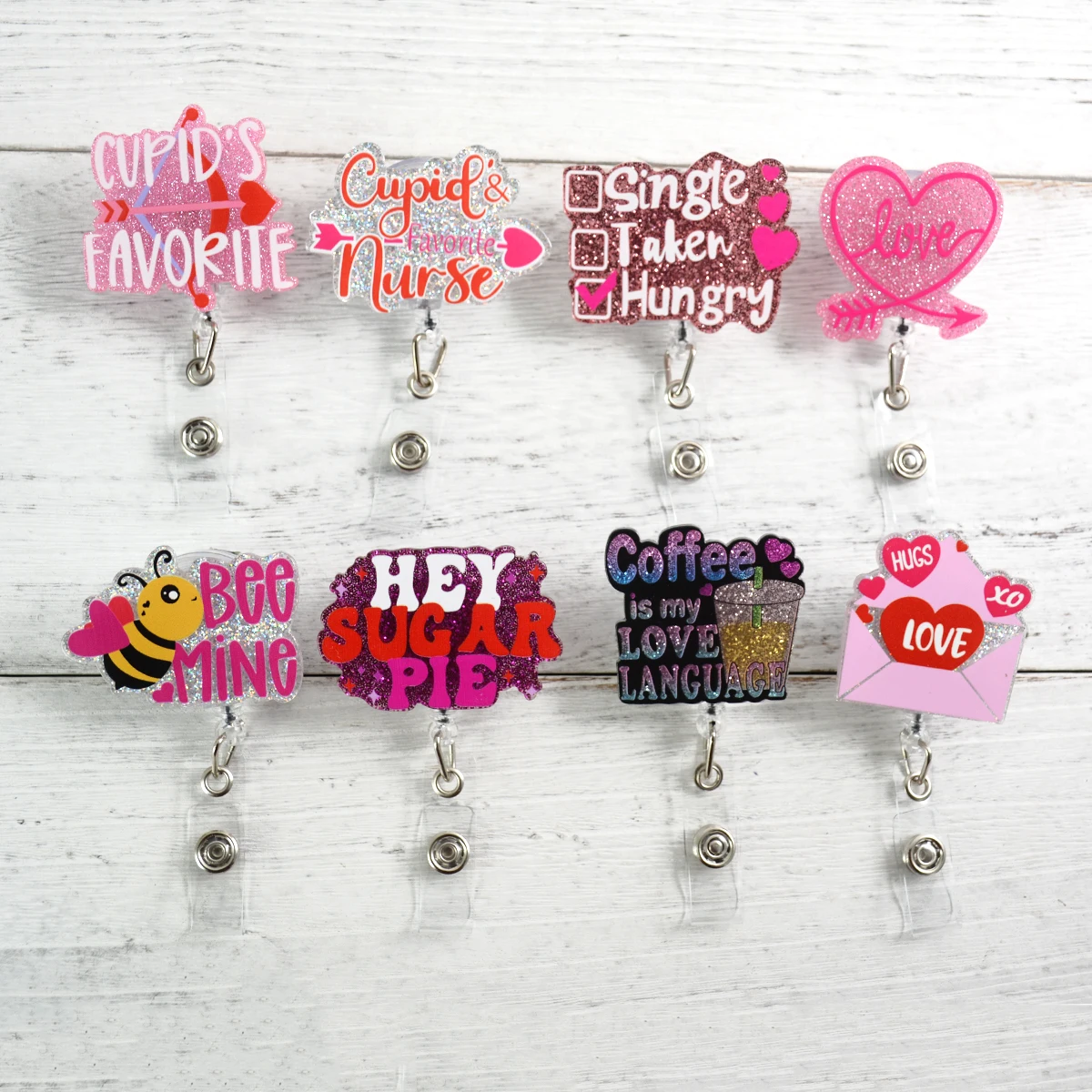 

Портативный акриловый бейдж с катушкой для женщин, держатель для письма с сердцем медсестры, врача, офиса, работы, учителя, студента, именной идентификатор, Декор