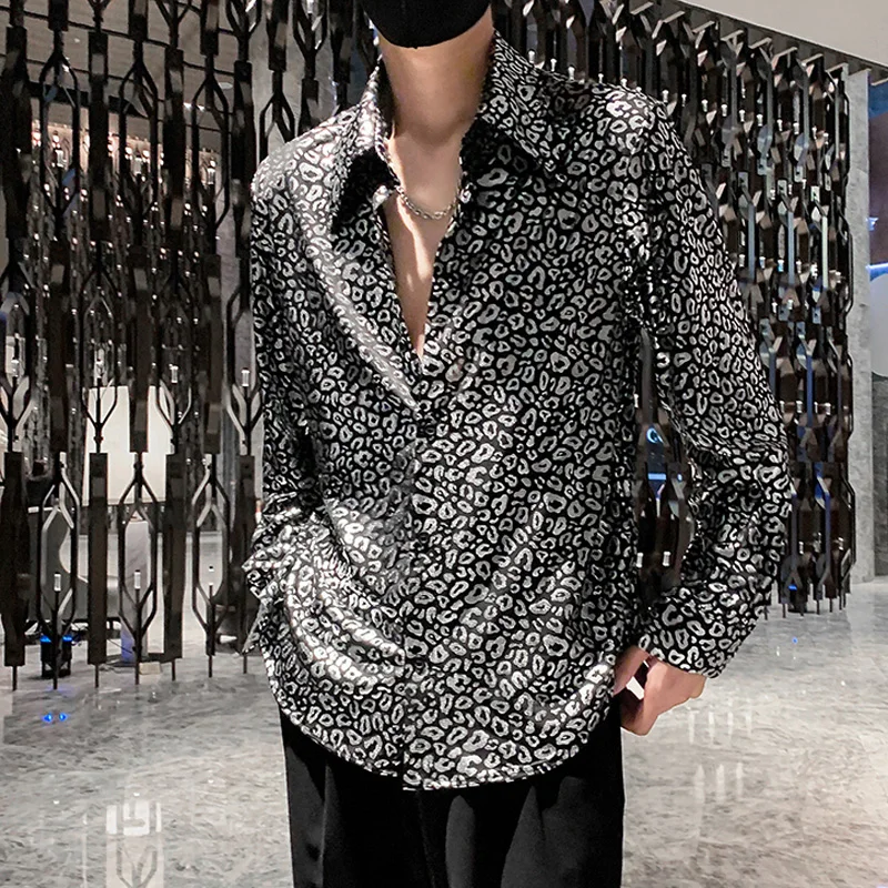 

Мужская блестящая рубашка с леопардовым принтом, свободная рубашка с длинным рукавом для ночного клуба или сцены, трендовая одежда для весны и осени
