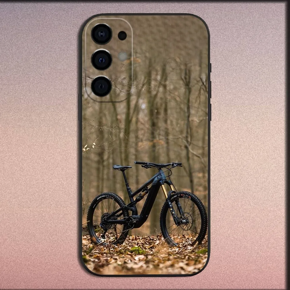 Enhanced Outdoor MTB Bike Phone Case - Durable Black Cover