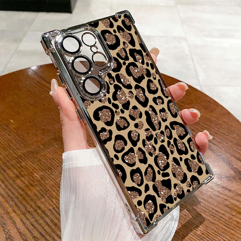 Leopard Print Smartphone Case - Stylish and Durable Cover