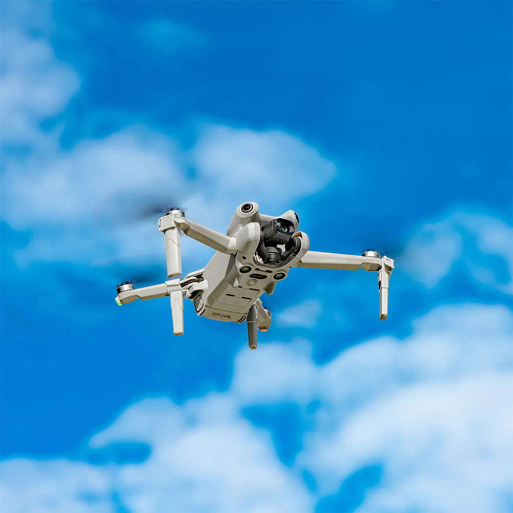 ÷ LED Ʈ    ͽٴ ٸ , DJI ̴ 4  п 淮 Ȯ ٸ ׼