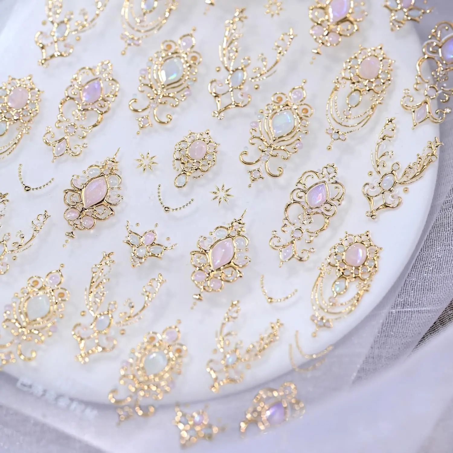 1 Stück Retro Barock Rahmen Nagelaufkleber Goldene Krone Zepter mit Prächtigem Edelstein Nageldekoration Europäischer Palast-Stil Selbstklebender Aufkleber 1 – Detail 3