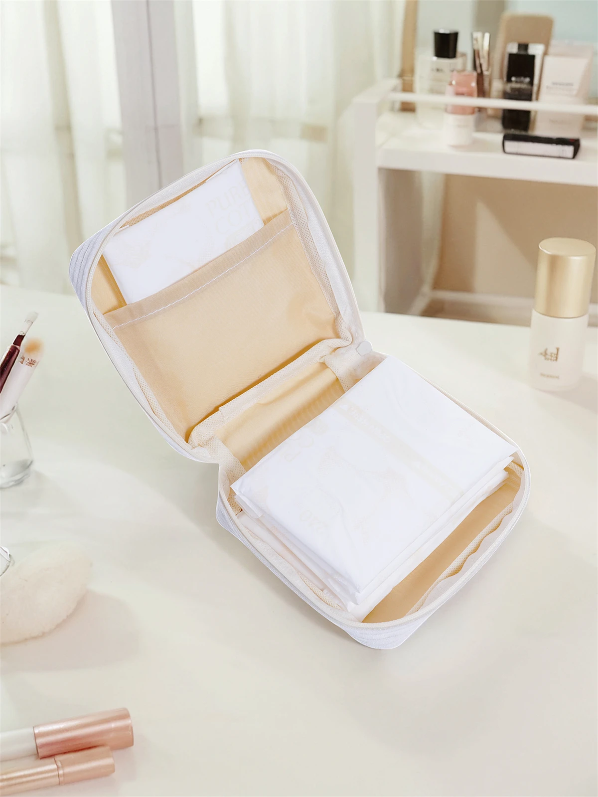 Mermaid pattern printed sanitary napkin storage bag, women's lightweight tissue bag, sanitary tissue bag