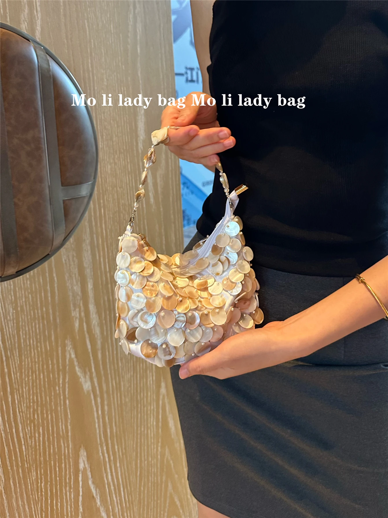 Luxury Sequin Internal Chain Crossbody Shoulder Bag Shell Wooden Circular Handle Handbag,Women Beach Travel Tote Bag