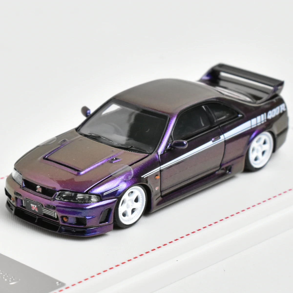 

Модель автомобиля, изменяющаяся фиолетовая модель, фокусное расстояние, FH 1:64 GTR R33 400R