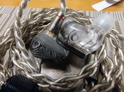 イヤホン MOONDROP CRINACLE DUSK Amazon.co.jp: Moondrop x Crinacle Dusk IEMs 2DD+2BA+2Planar