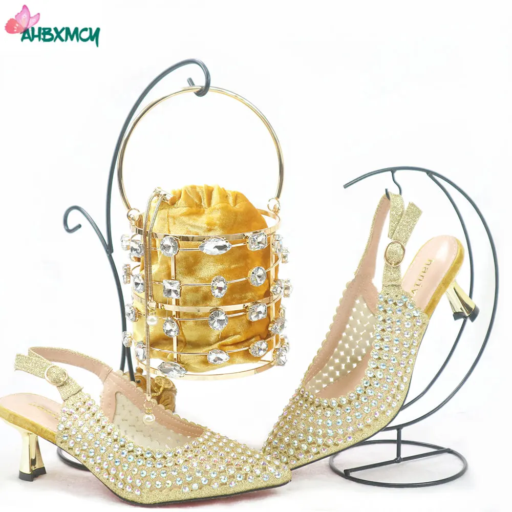 

Fashionable New Coming Nigerian Women Shoes Matching Bag in Golden Color Classics Comfortable Heels Pumps for Wedding Party