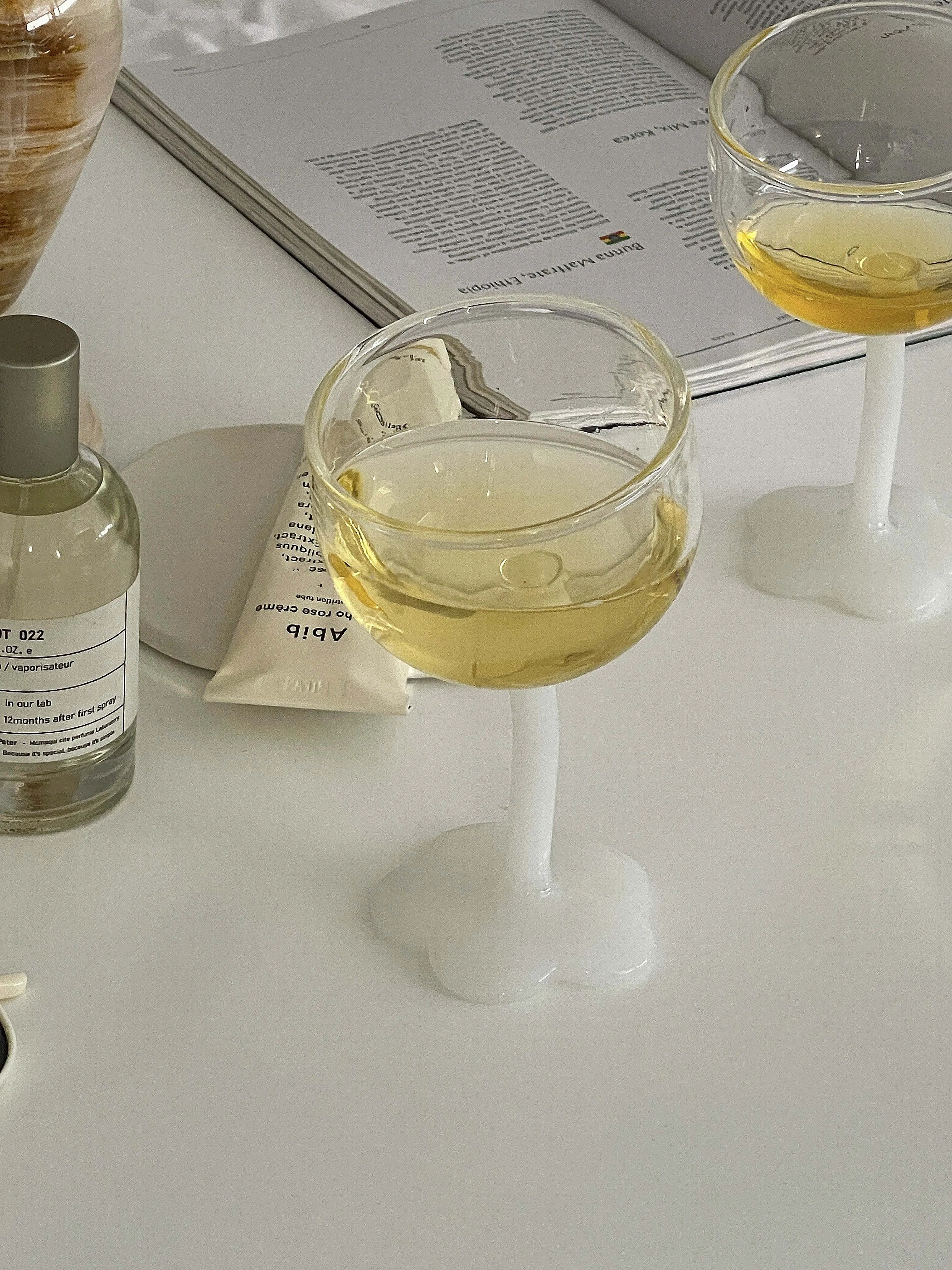 Homemade Vintage Wine Cup Lovely Flower Water Cup Crooked Handle Glass High Foot Glass Creative Champagne Wine Glasses Cute