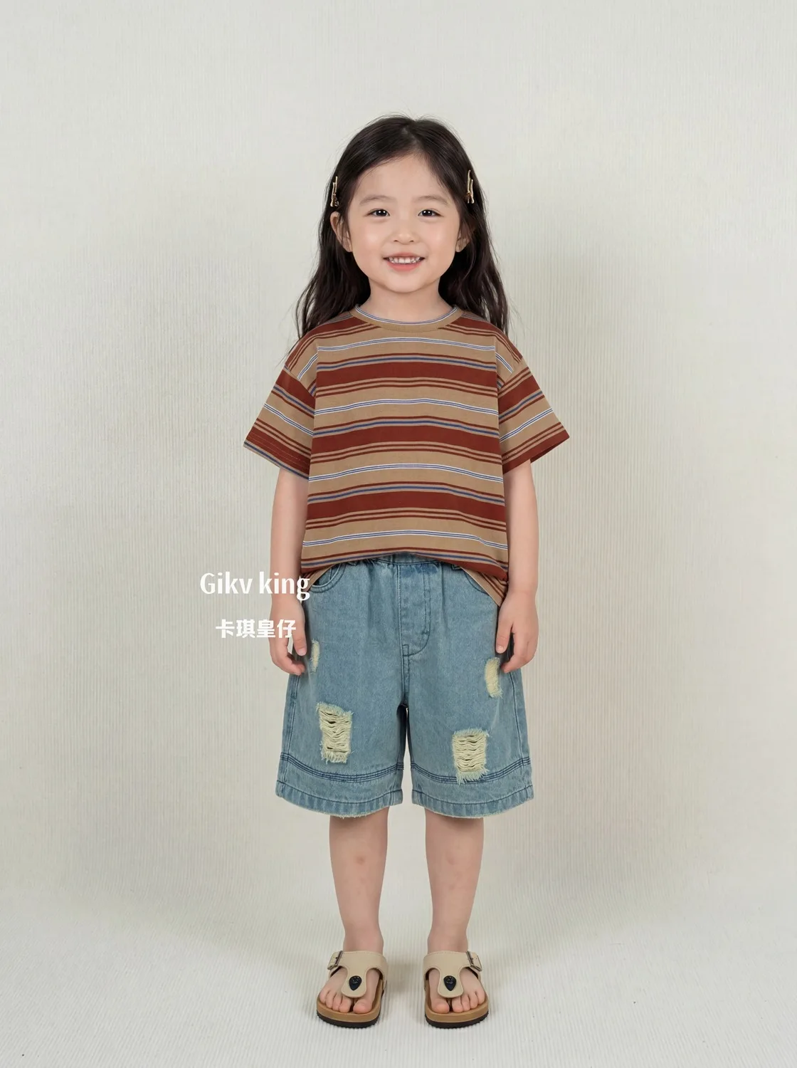 2026 여름 새로운 소년 소녀 찢어진 청바지 어린이 캐주얼 반바지  데님 반바지 느슨한  짧은 청바지 아동복