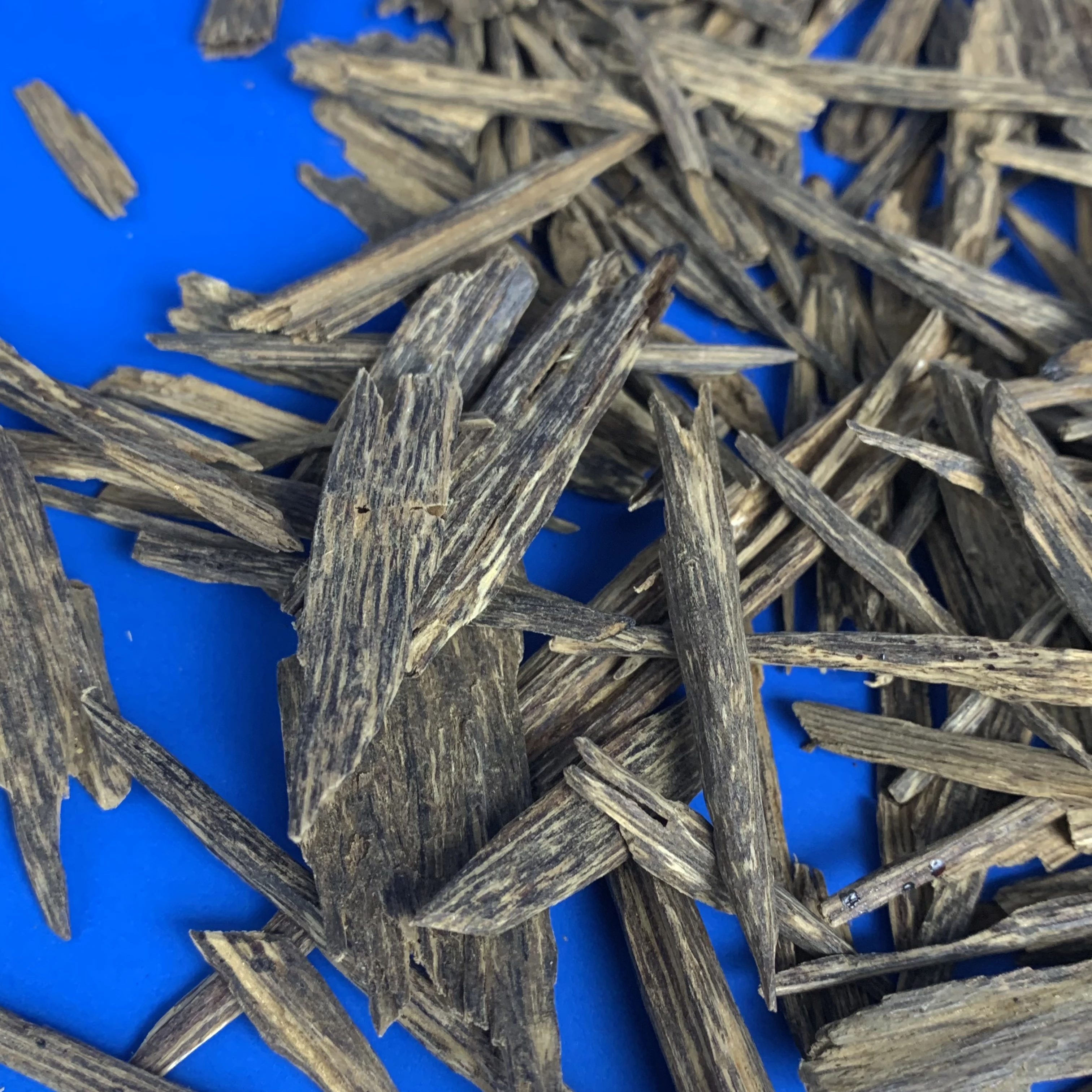 50g Strong Smell High Quality Agarwood Block Incense