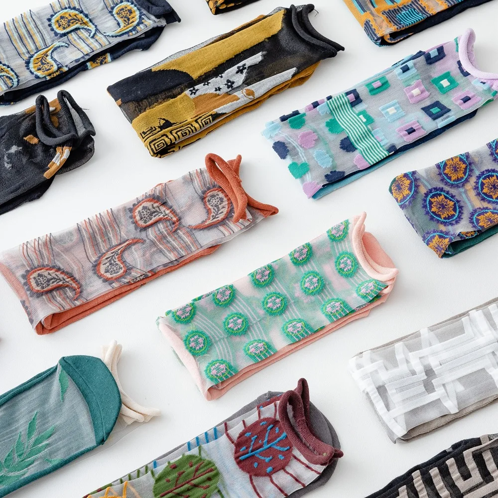 Sommer Kristall Seide Socken Tiere Cartoon Nette Drucken Ultra-dünne Transparente Lange Socken Mode Frau Socken Neuheit Harajuku 2025