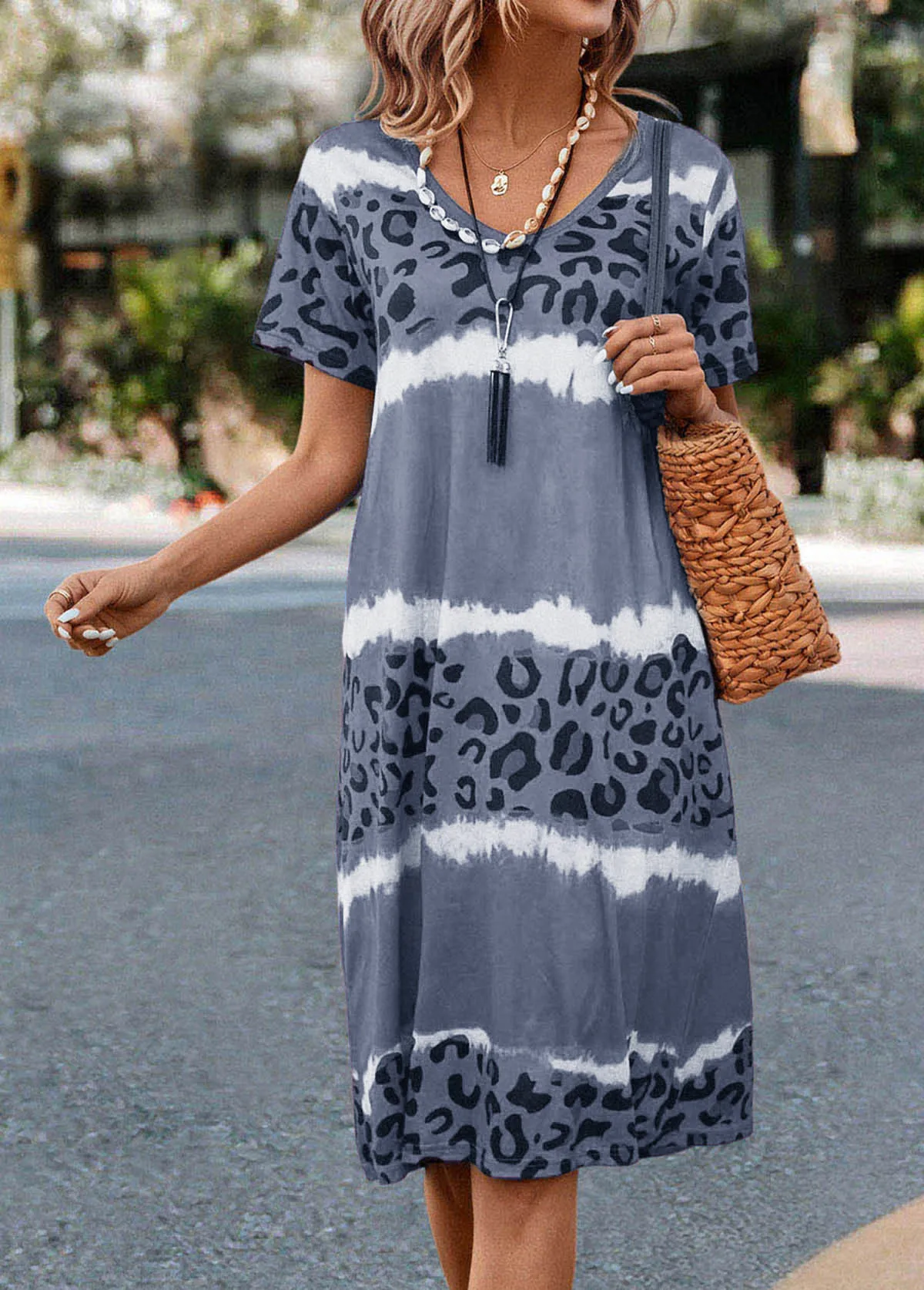 

Women's summer casual personality loose V-neck new sense leopard print casual MIDI skirt women Europe and America loose