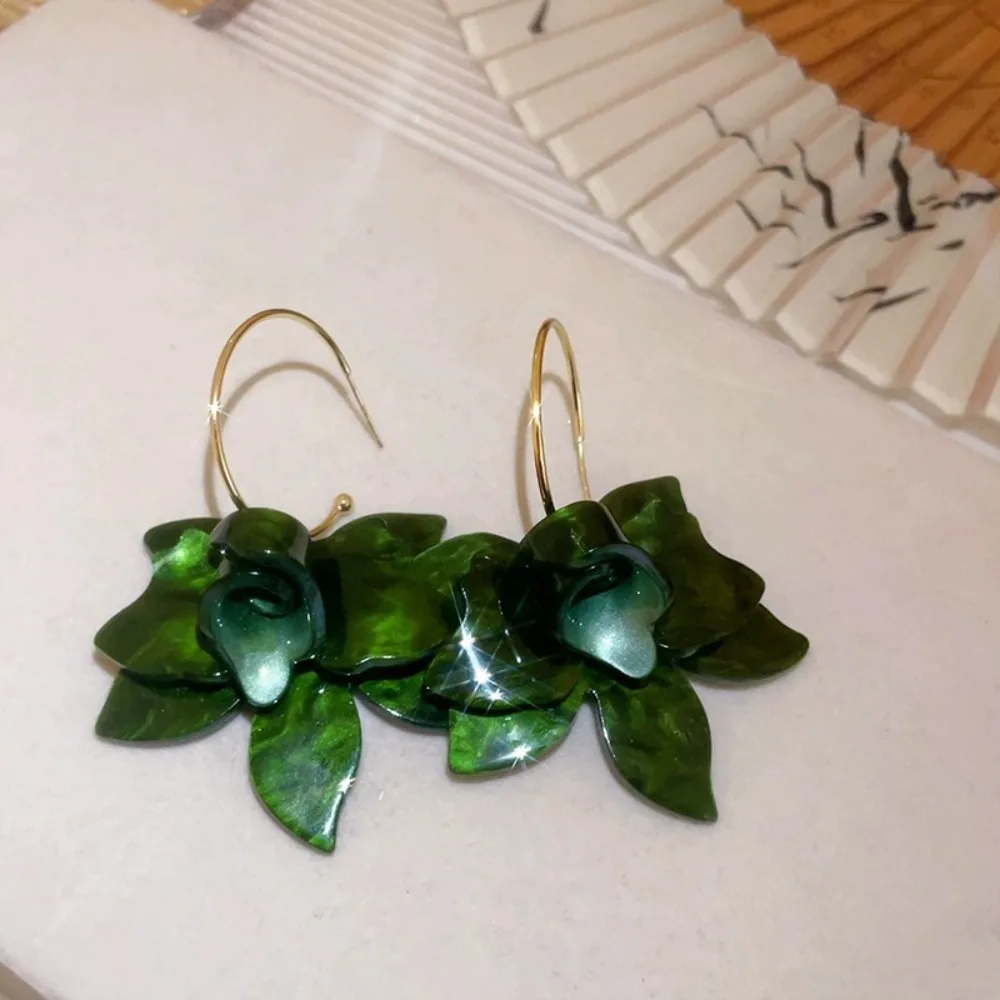 2025New Trendy White Brown Resin Flower Hoop Earrings for Women Fashion Gardenia Earings Statement Jewelry Wholesale