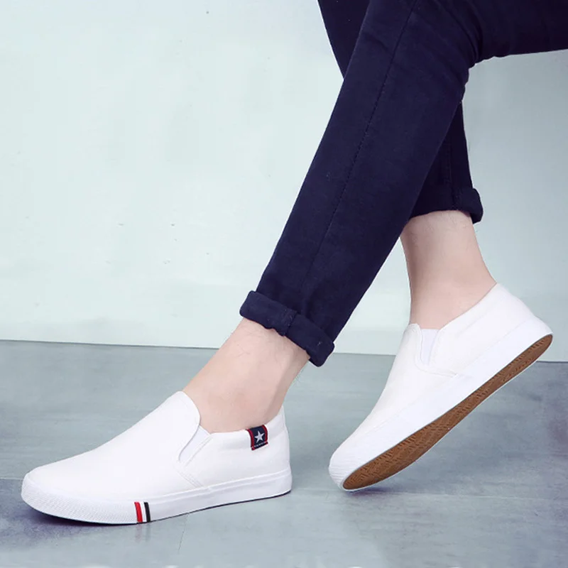 Black Men Shoes Canvas Shoes Spring Summer Slip-on New Men Sneakers Flats Breathable Light White Blue Unisex Lovers Casual Shoes